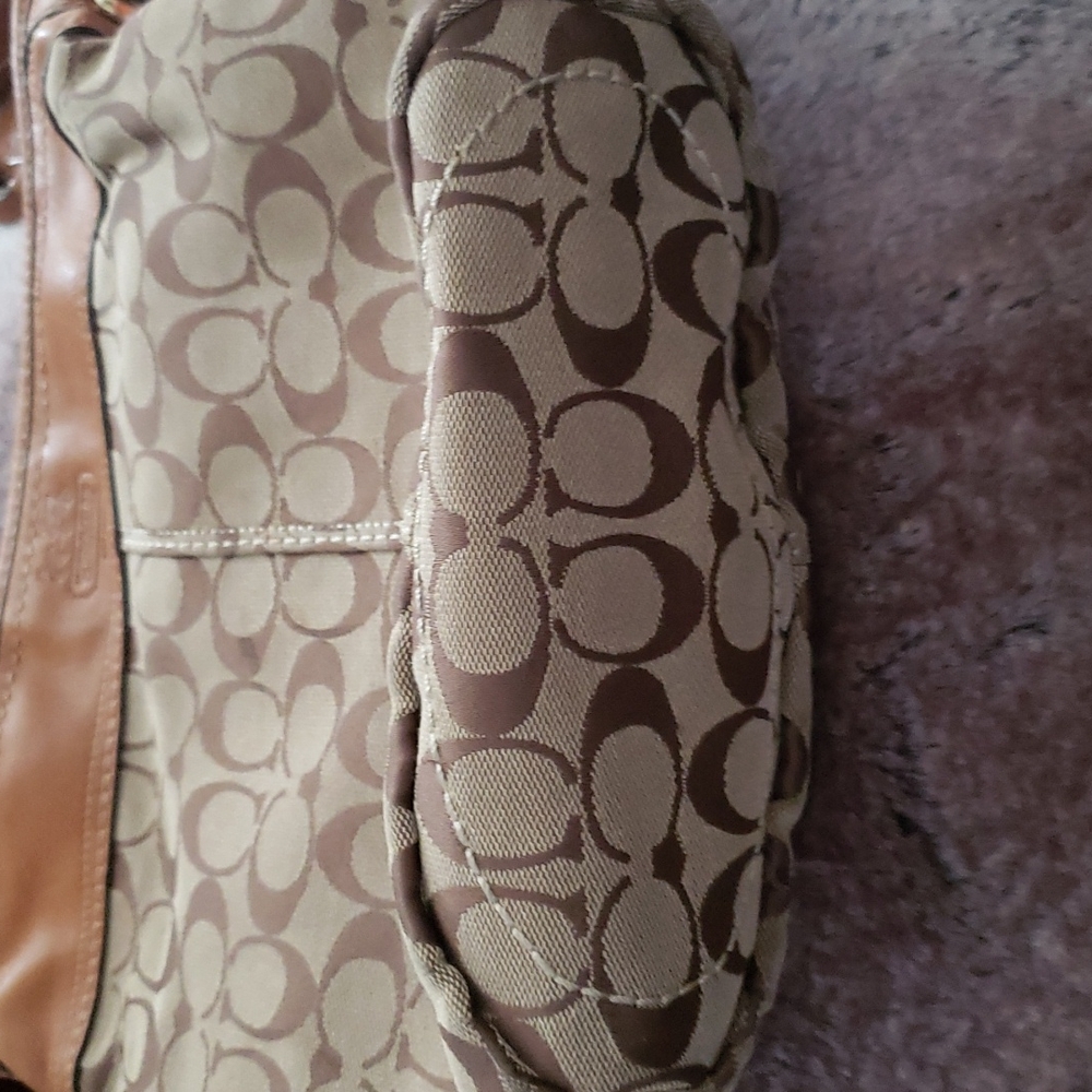 Coach bag 8 by 10 great condition - Picture 3 of 5